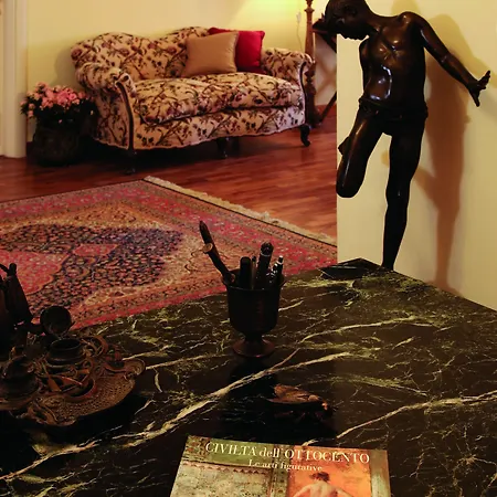 月神卡普雷塞b&b酒店 住宿加早餐酒店 那不勒斯