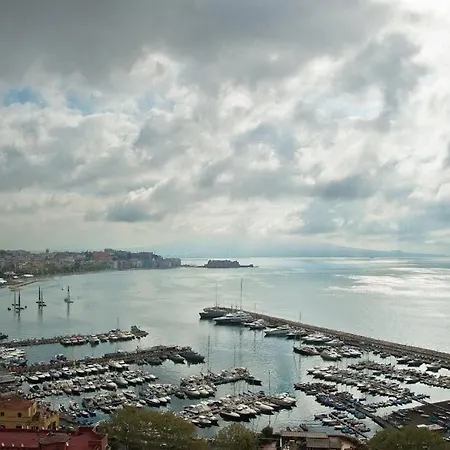 Luna Caprese Alojamento de Acomodação e Pequeno-almoço Nápoles